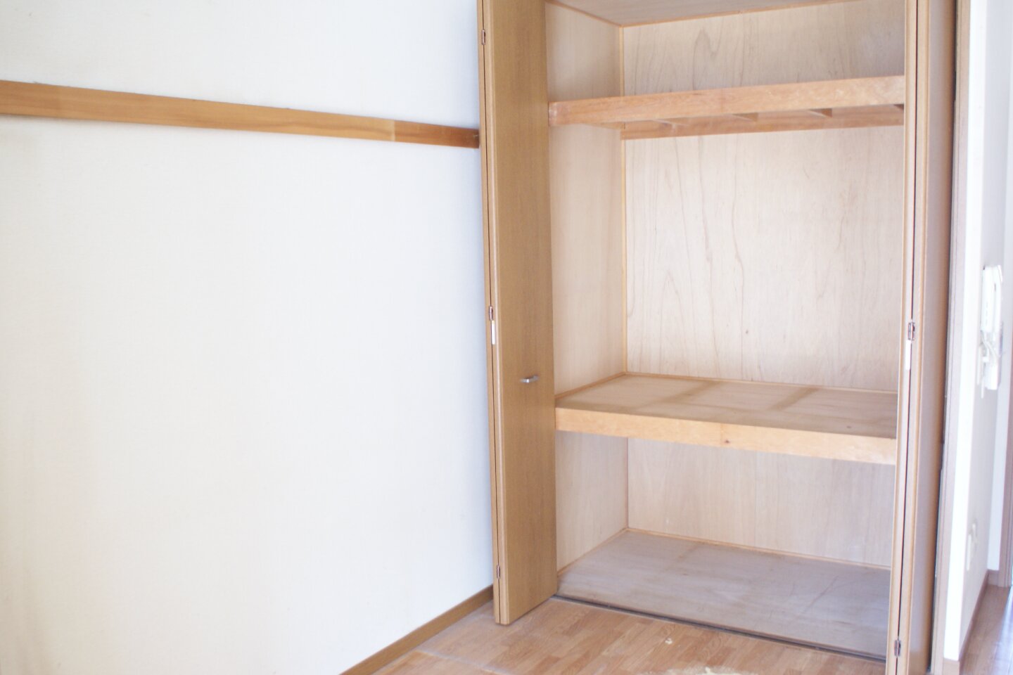 遺品整理後の押入れ