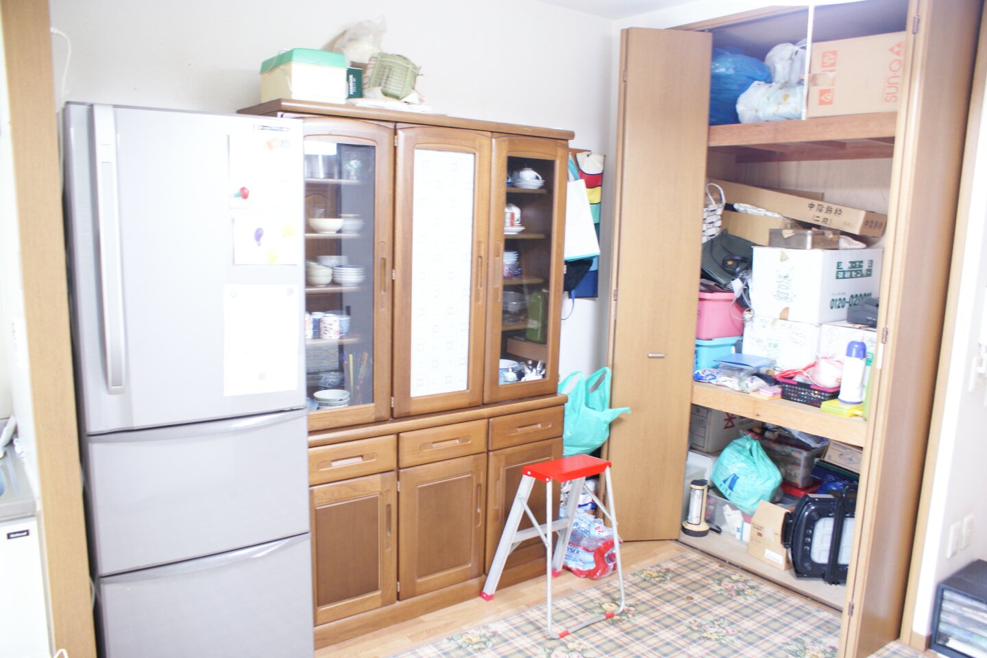 遺品整理前のキッチン